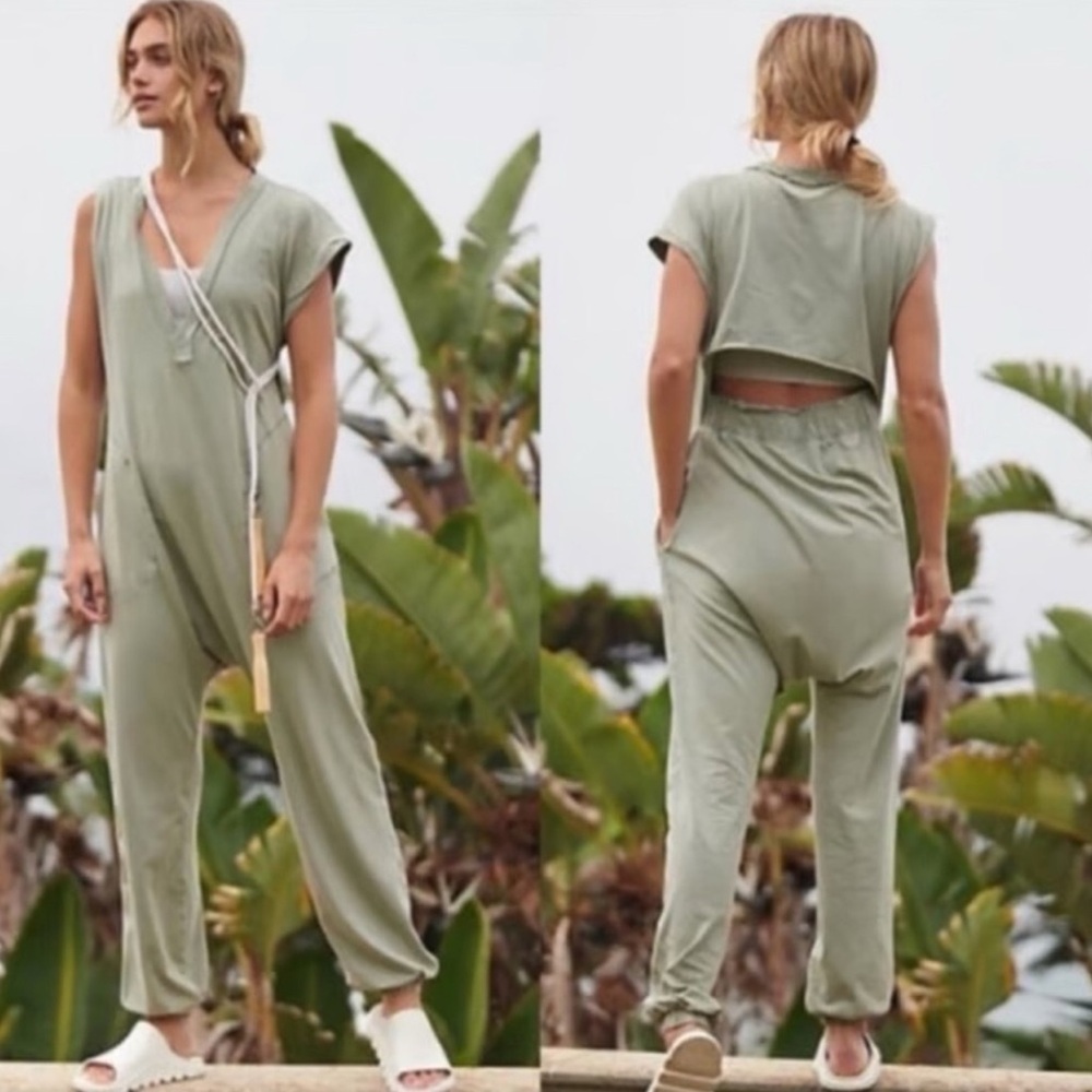 Free People Movement Jumpsuit Onesie Medium Hot Shot V-Neck Light Green